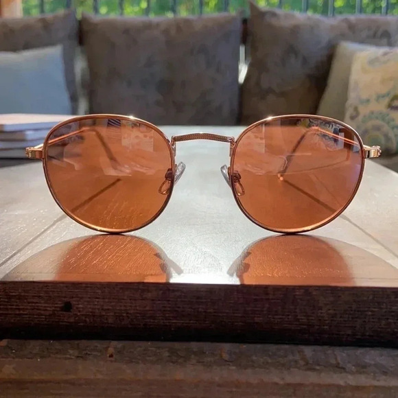 American Eagle  | Sunglasses - Picture 2 of 5